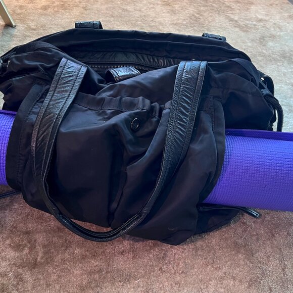 Lululemon Om Tote - Black - Picture 2 of 13